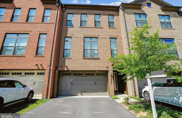 4548 PLATEAU DRIVE - 4548 Plateau Drive, Fair Oaks, VA 22030