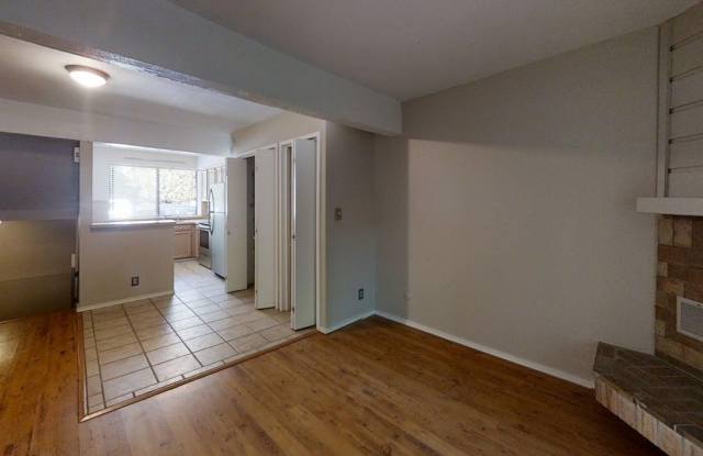 Spacious Willow Springs Townhome Near Trails, Shopping & Dining Gallery 3