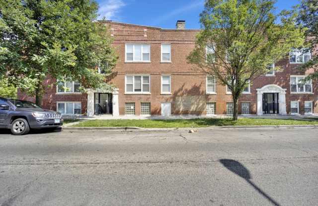 3922 W Altgeld Street photos photos