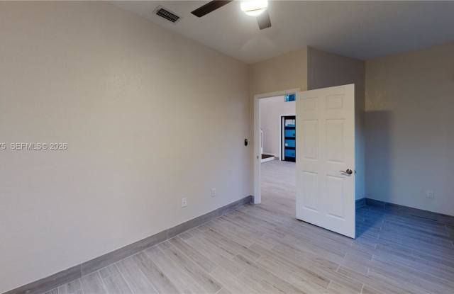 16785 Northwest 12th Court Gallery 4