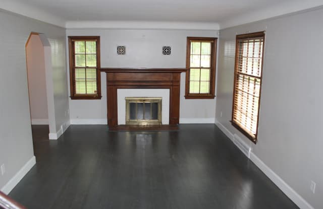 14281 Wilfred Street Gallery 3