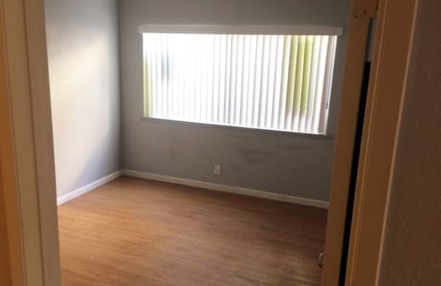 13542 Carroll Way Gallery 2