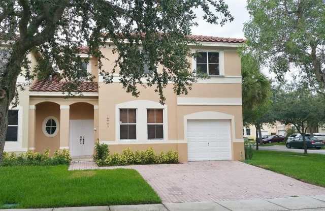 16903 SW 34th St photos photos