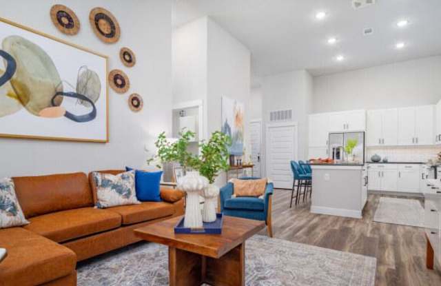879 E Ashby Pl Gallery 1