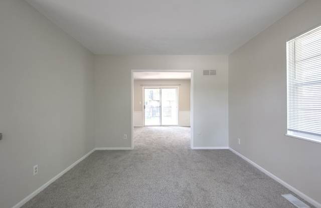 Newly Remodeled 3 Bedroom with Finished Basement Gallery 3
