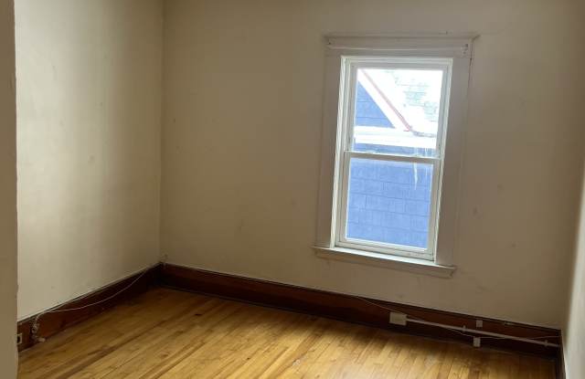 372 Madison Street - 2 photos photos