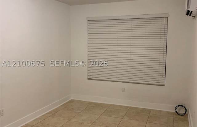 712 SW 56 AV Gallery 2