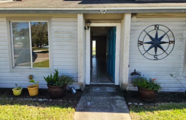 762 aquatic dr - 762 Aquatic Drive, Atlantic Beach, FL 32233