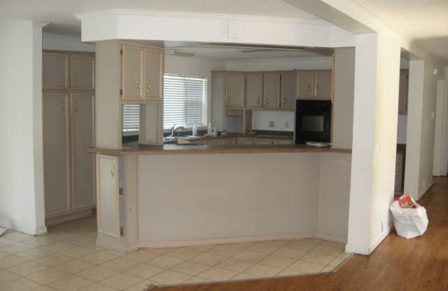 433 Shoreline Cir Gallery 4