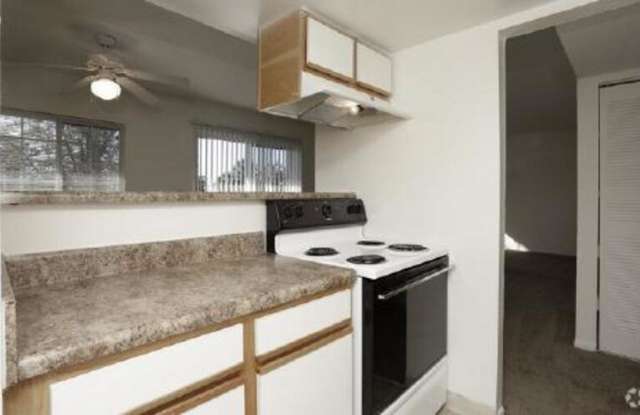 5319 Sumerset St Gallery 3