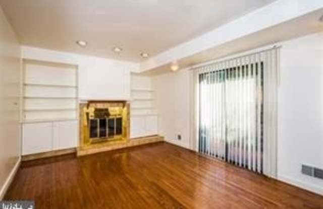 827 S BOND ST #1 REAR Gallery 1