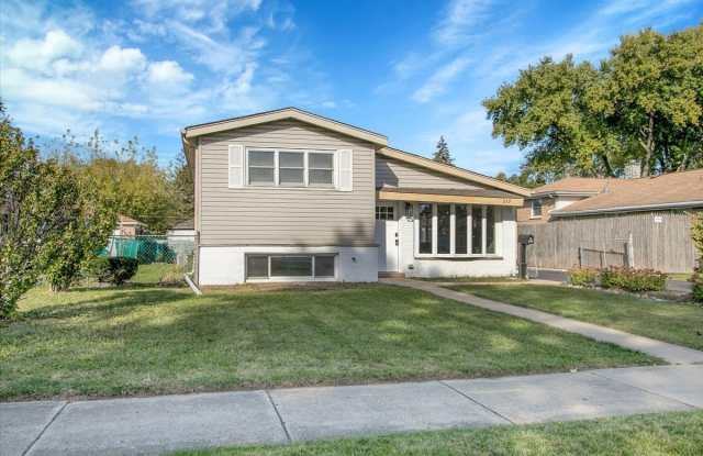 329 E Jefferson Street - 329 East Jefferson Street, Bensenville, IL 60106