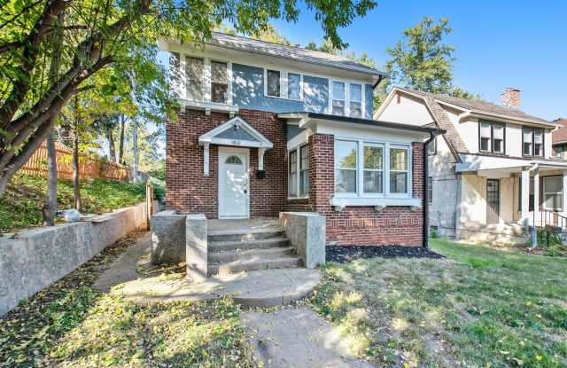 2 Story 3 Bed 2 Bath, Off Street Parking! photos photos