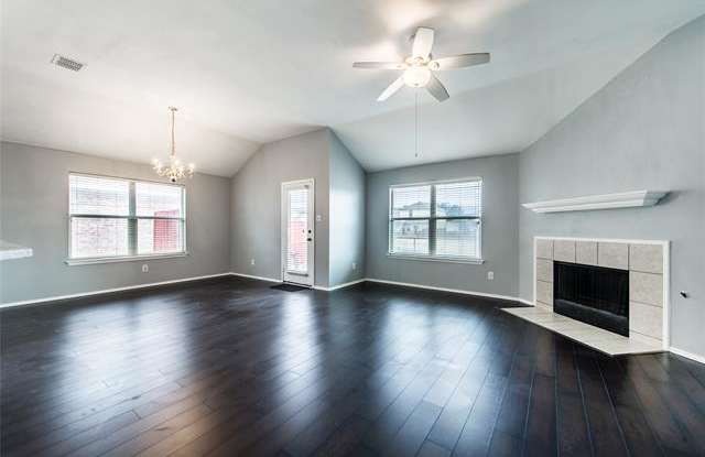 11817 Hickory Circle S Gallery 4