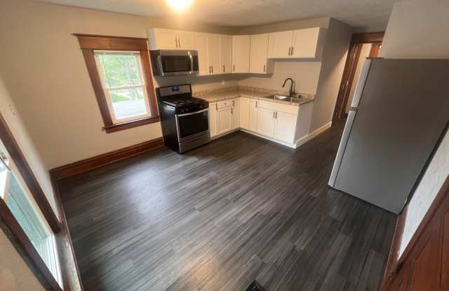 215 Upland Avenue - 3 photos photos