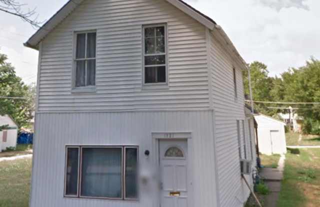 3 BR 1 1/2 Bath 2 Story Available Now! - 1221 Barthold Street, Fort Wayne, IN 46808