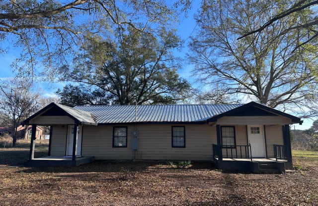 Remodeled 3 BDR / 2 BA Home, Small Town Living photos photos