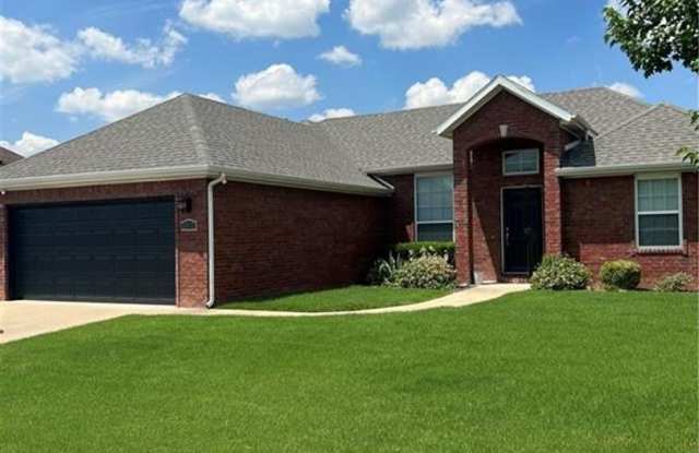 2002 Price Avenue - 2002 Price Avenue, Lowell, AR 72745