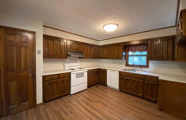 1204 8th Ave **MOVE IN SPECIAL** photos photos