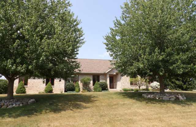 2776 W Hogan Avenue - 2776 Hogan Avenue, LaPorte County, IN 46350