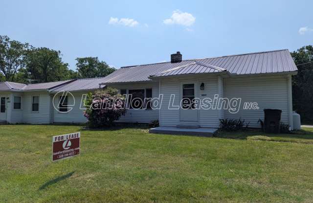 Country Living Spacious Ranch Duplex with 2.5-Car Garage! photos photos