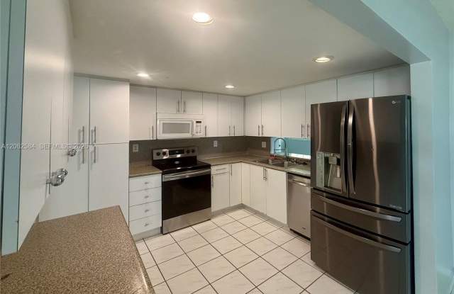 7710 NW 5th Street, Pembroke Pines, FL 33024 Gallery 1