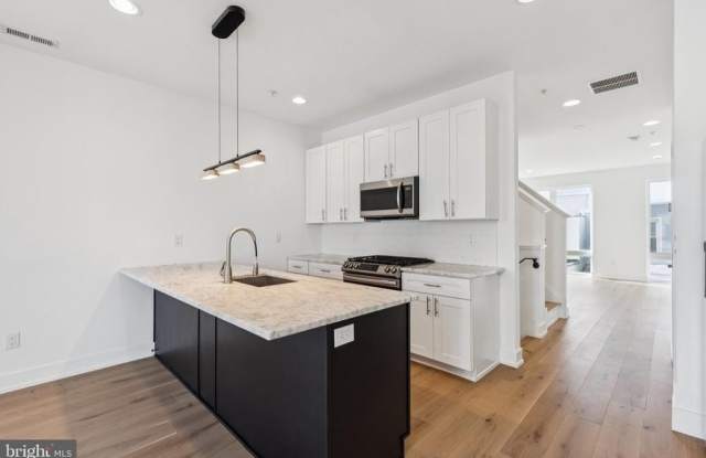 2820 LIVINGSTON STREET photos photos