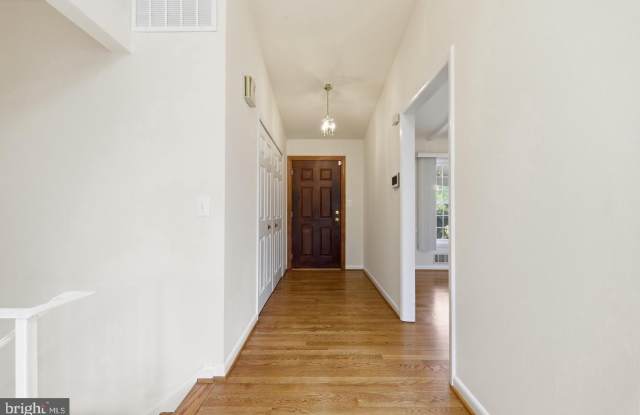 11601 GOWRIE Court Gallery 2
