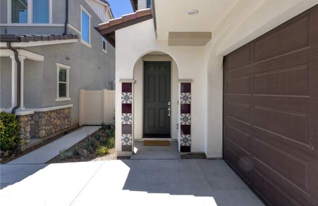 7351 Wisteria Lane Gallery 2