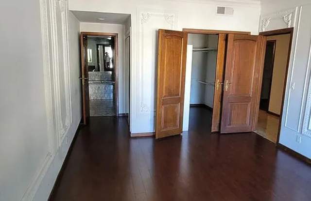 8932 Burton Way Unit 2 Gallery 2