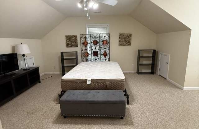 5212 Flintrock Court Gallery 2