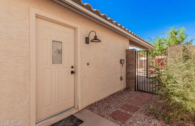 1028 W BUTLER Court Gallery 4
