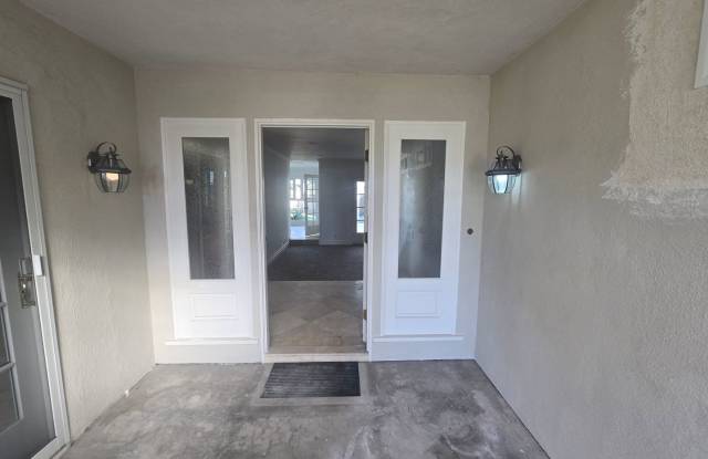 Beautiful 4-Bedroom Single Family Home for Rent in Huntington Beach! Gallery 4