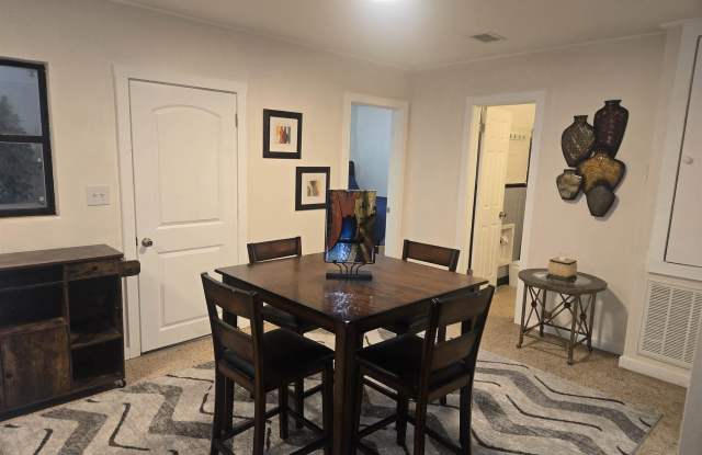 1012 W Hernandez St photos photos