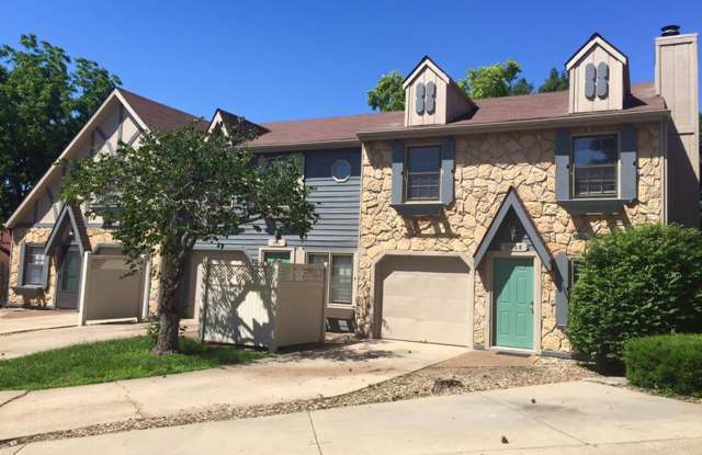 Cozy 3 bed 2.5 bathroom photos photos