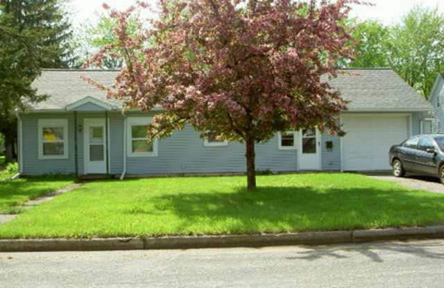 735 N Montana Ave - 735 North Montana Avenue, New Richmond, WI 54017