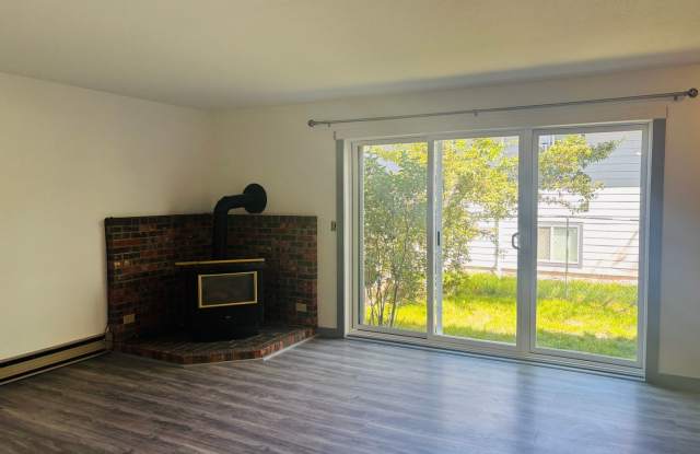 Renovated 3BR condo w/ garage & private yard **MOVE IN SPECIAL - $100 off each month** photos photos