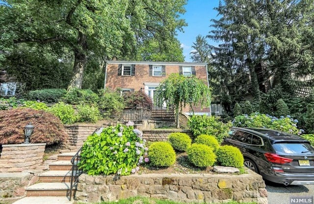 149 Paulin Boulevard - 149 Paulin Boulevard, Leonia, NJ 07605