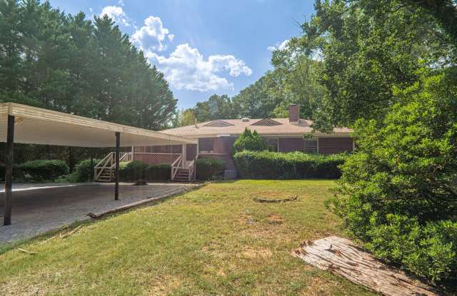 Updated 2BR/1.5BA Smyrna Home with Basement, New Porch & 2,072 Sq Ft Gallery 1