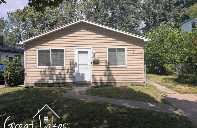 Charming 3 Bedroom 1 Bathroom now available for rent photos photos
