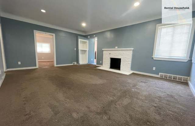 Stunning & Spacious 3-Bedroom Home in Warren! photos photos
