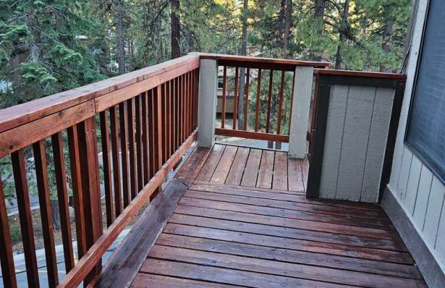 Cozy two bedroom Lake Village Condo available Now! Gallery 4