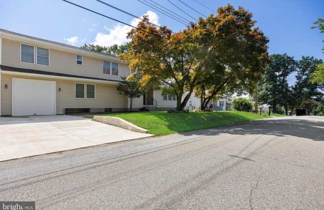 55 SHAWNEE AVE photos photos