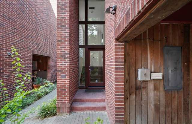 1100 Richmond Avenue Gallery 2
