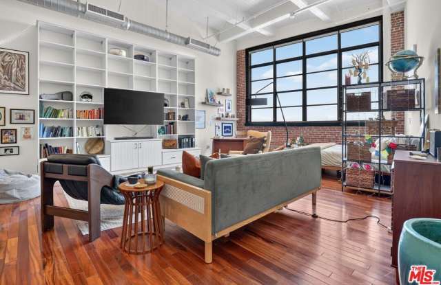1850 Industrial St Gallery 2