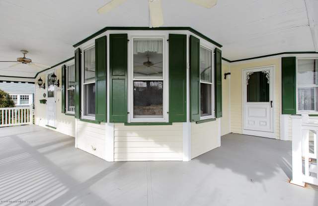 208 Jersey Avenue Gallery 3