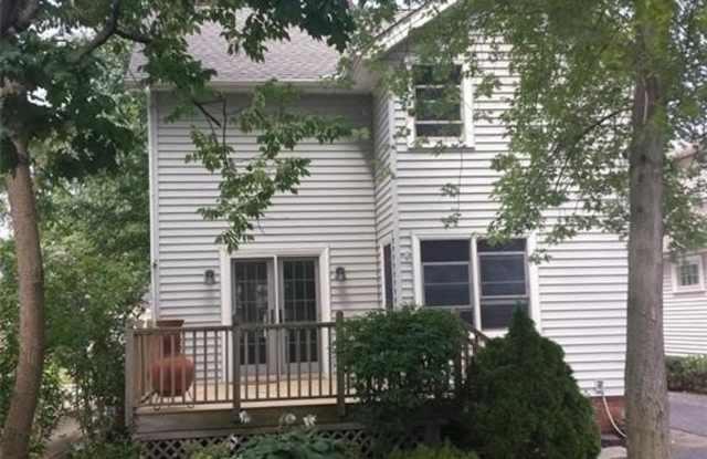 19529 Shoreland Avenue Gallery 2