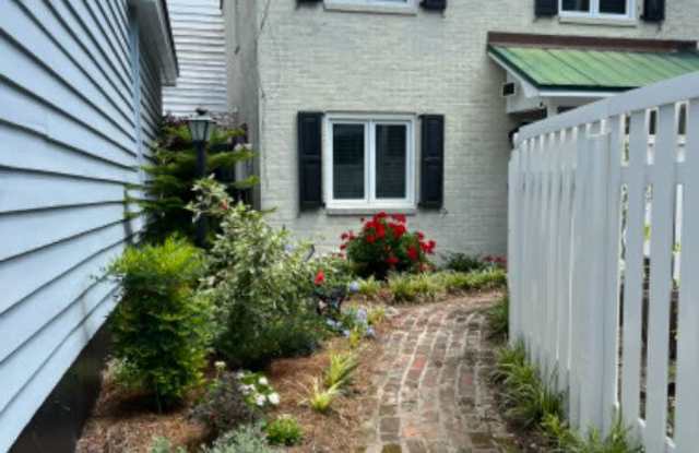 98 Queen Street - 98 Queen Street, Charleston, SC 29401