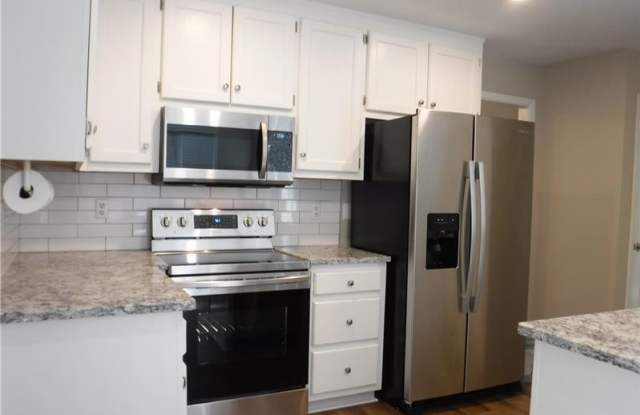 2810 Lake Court Gallery 4