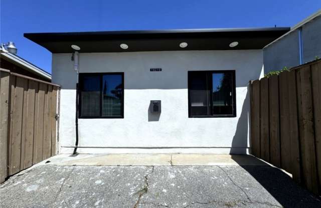 19219 Hartland Street photos photos